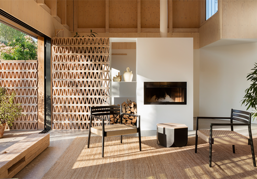 The Warmth of Wood to Contaminate the Workspace