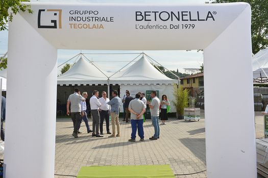 Tegolaia ha ospitato l'evento sulla sostenibilità delle pavimentazioni esterne