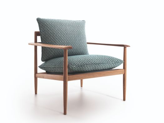 The Interlocking as an Architectural and Cultural Gesture: Kumiki by Giorgetti