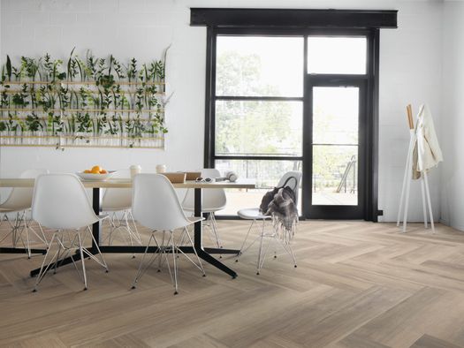 Interface bietet neues Rückensystem für LVT-Produkte