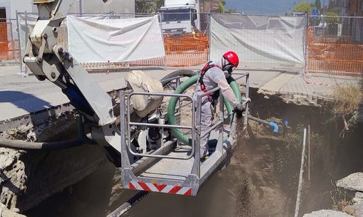 Uretek interviene a Napoli per la messa in sicurezza di una voragine stradale