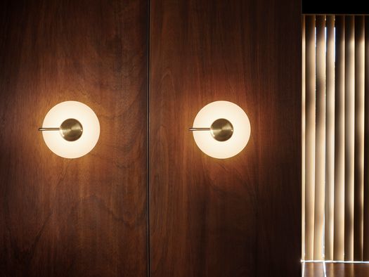 La luce in un segno grafico preciso e leggero