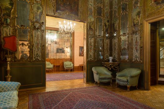 Alla Residenza Vignale la mostra 'Echoes of Elsewhere'