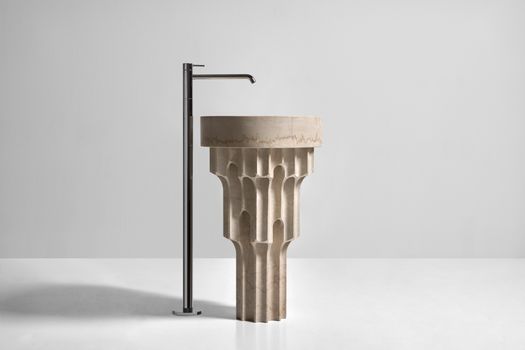 Volumi scolpiti da cavità irregolari: il nuovo lavabo di Paolo Ulian