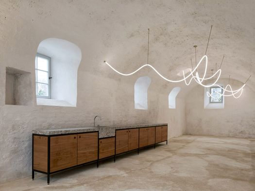 Elektroausstattung von JUNG in denkmalgeschützter Architektur