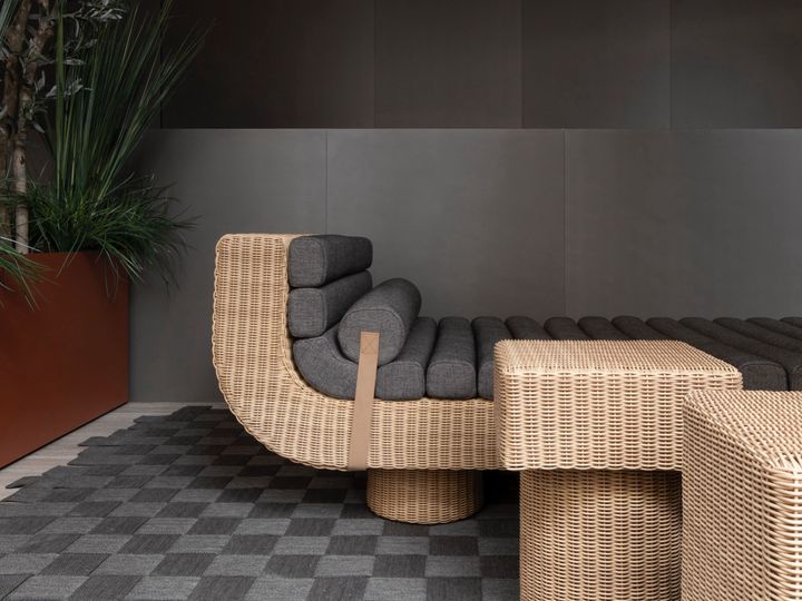 The first collection of Molteni&C outdoor furniture by Elisa Ossino