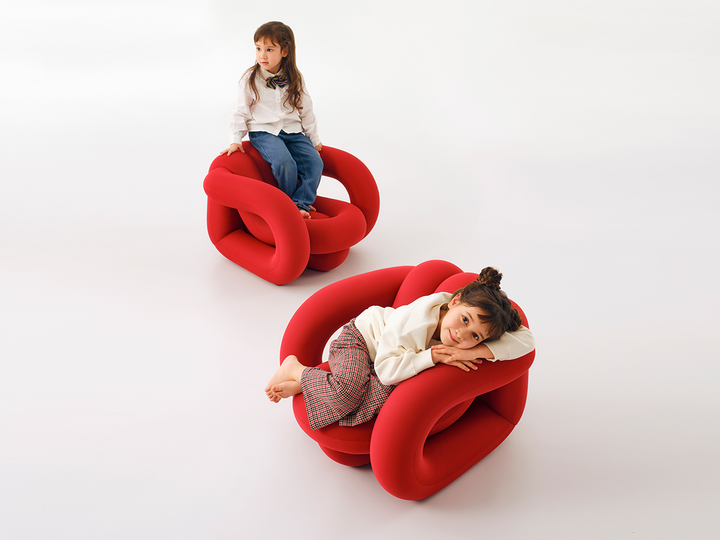 HC28 COSMO presents the AI-generated TWISTY MINI chair