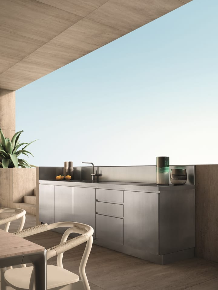 The Abimis kitchen goes outside