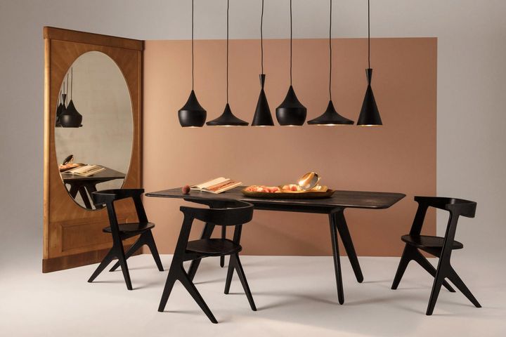 Sedie e tavolo Slab e lampade Beat  18