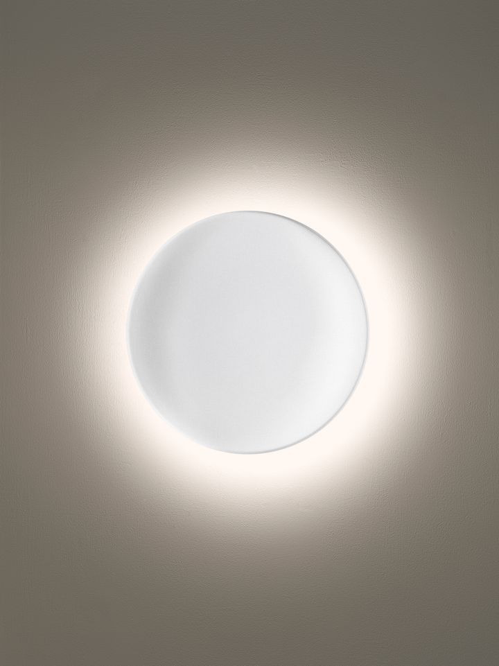 La nuova lampada Foscarini: l'apparecchio da parete e soffitto ANOOR