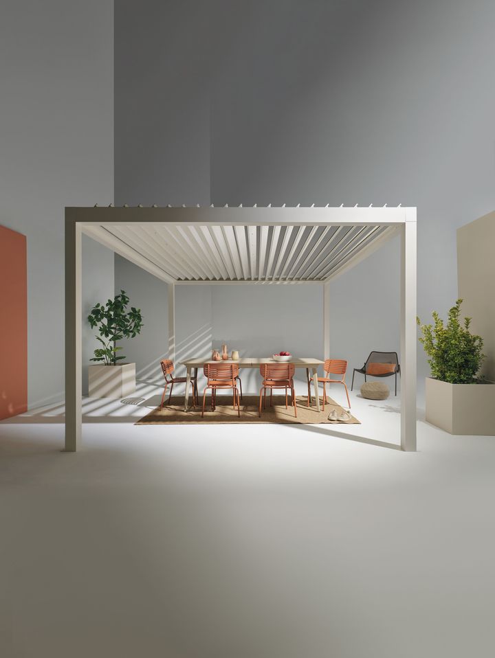 La nuova pergola bioclimatica Movie di Gibus per spazi ridotti