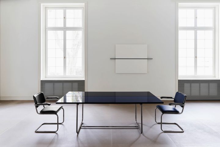 S 1070 table - JS. THONET - photo Haris Epaminonda 22