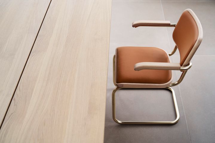 S 1070 table - JS. THONET - photo Hartmut Nägele 12