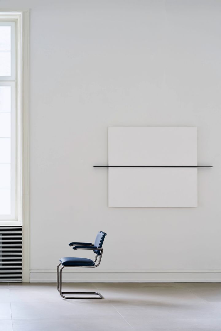 S 1070 table - JS. THONET - photo Haris Epaminonda 9