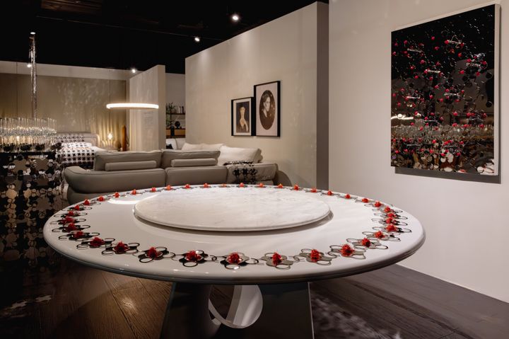 The installation Unexpected Roots by Natuzzi Italia in Miami