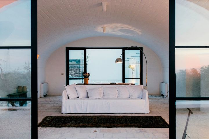 Divano GHOST 14 disegnato da Paola Navone per Gervasoni | Masseria Moroseta | © Foto: Salva Lopez 5