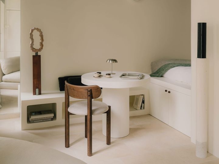5 Space-Saving Ideas for Furnishing a 215 sq ft Studio Apartment