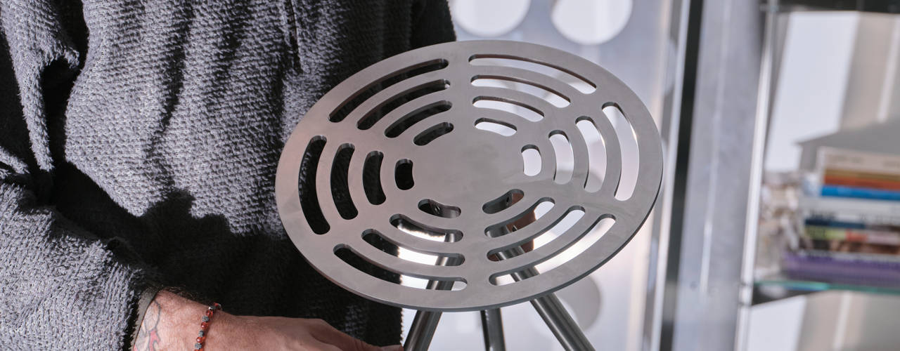 A Stainless Steel Stool Inspired by the Aeronautical Industry