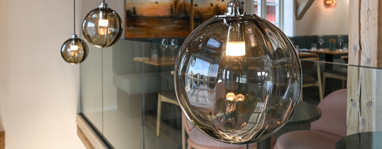 Vistosi illumina un ristorante sul molo di Tønsberg