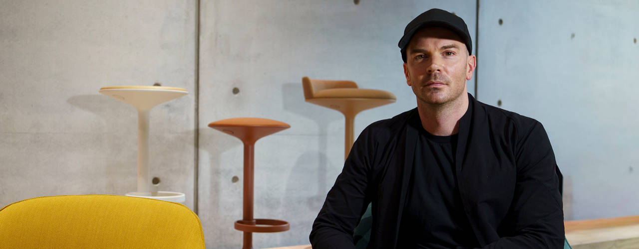 Circolarità e movimento: la nuova Hula Club Chair firmata Benjamin Hubert