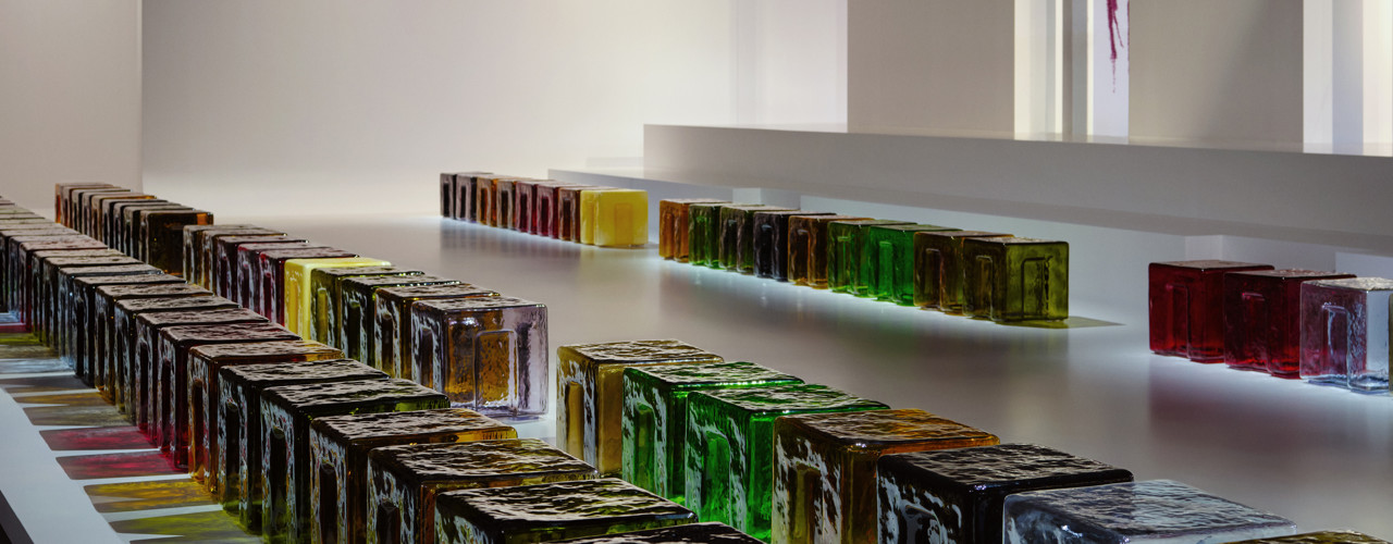 I cubi in vetro di Murano che celebrano le radici di Bottega Veneta