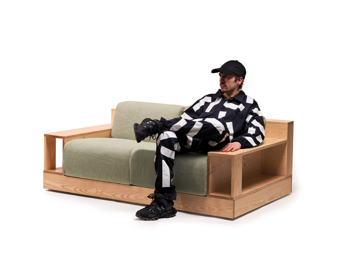 Modularity According to Poltronova