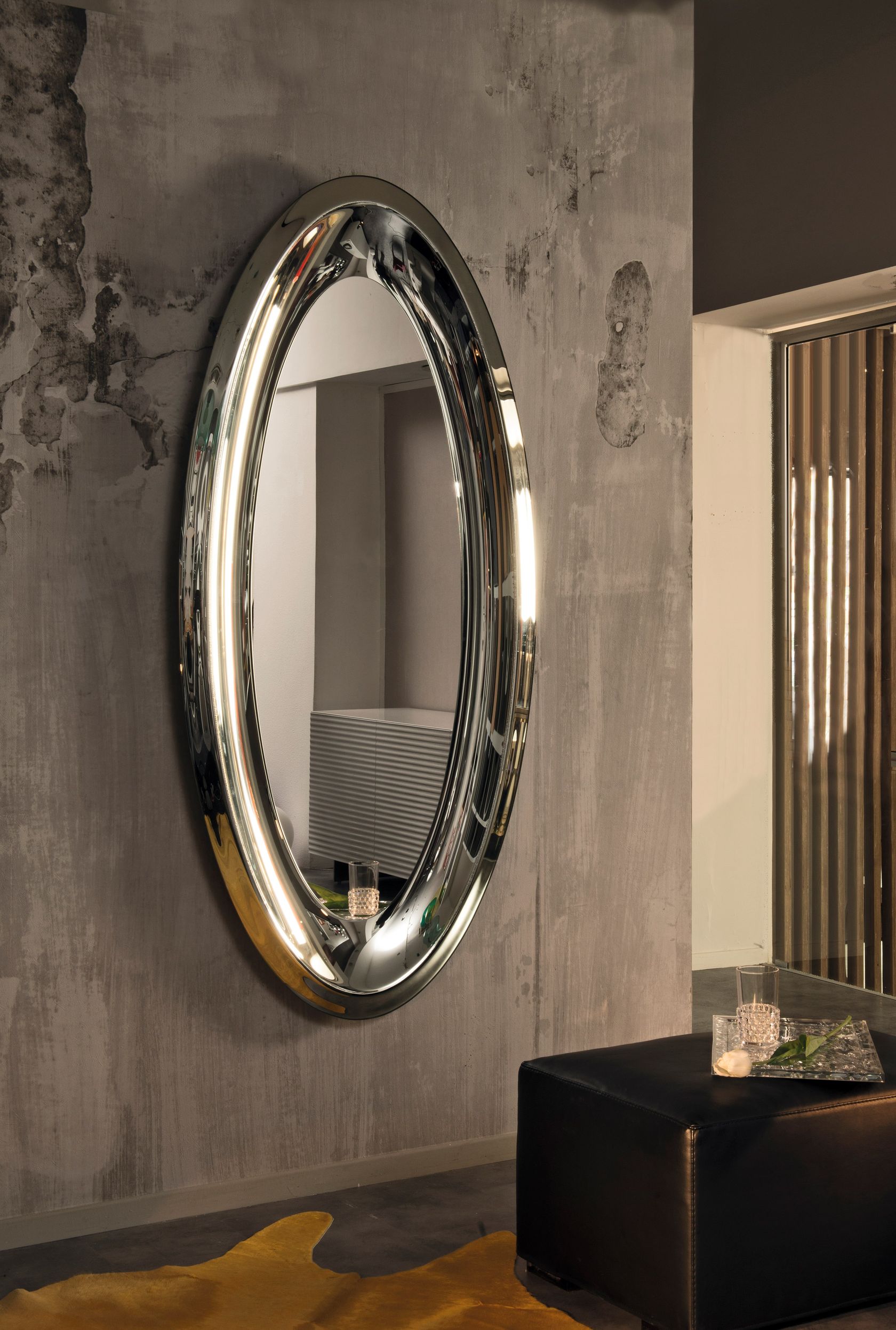 AQUA Round mirror Round wallmounted framed mirror By RIFLESSI