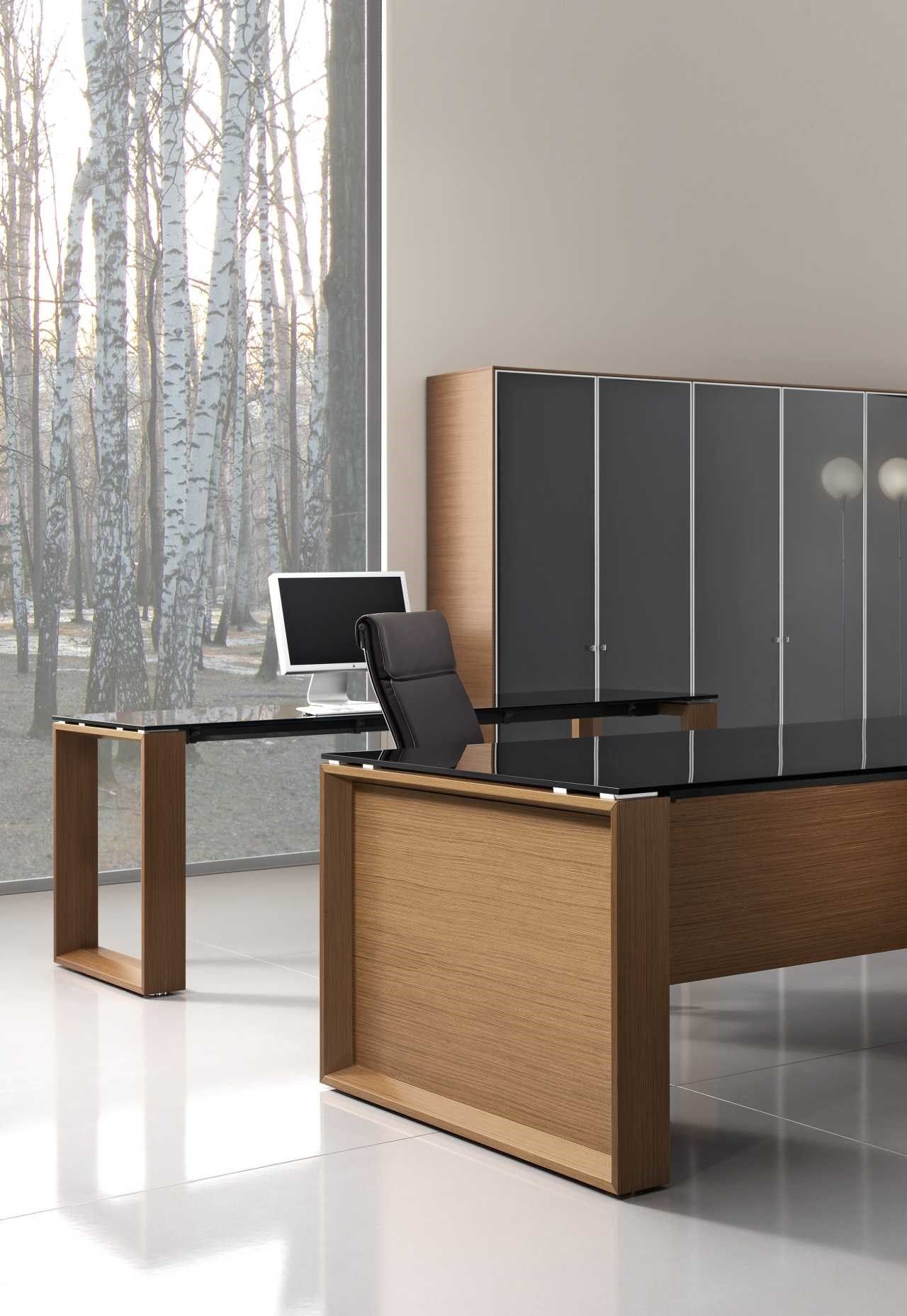 ARCHE Tempered glass office desk By Bralco design Gianantonio Perin