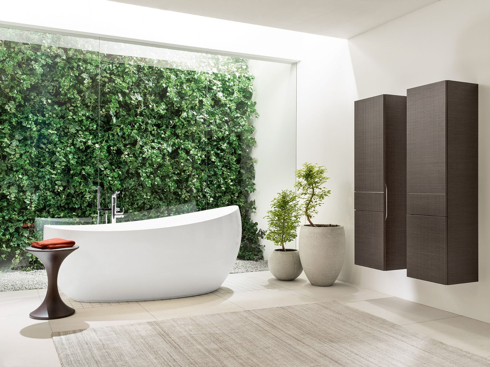 AVEO NEW GENERATION Quaryl® bathtub By Villeroy & Boch design Conran