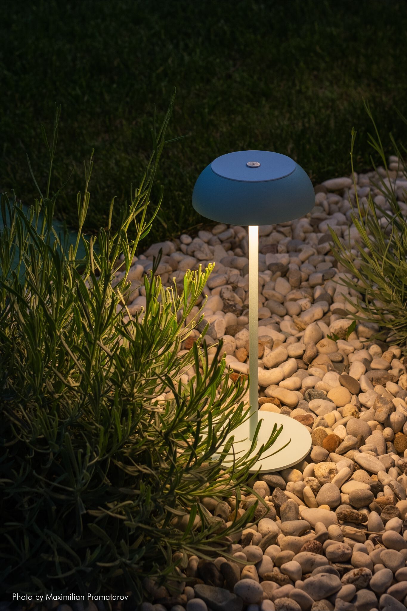 FLOAT Multifunctional portable table lamp By AXOLIGHT | design Mario ...