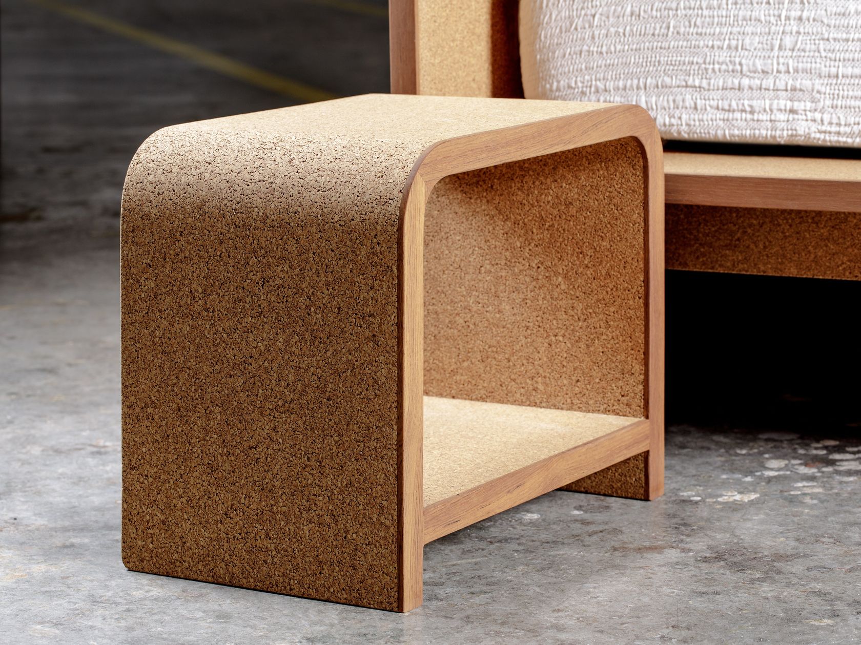 BISU Cork bedside table By OTQ design Matteo Congiu