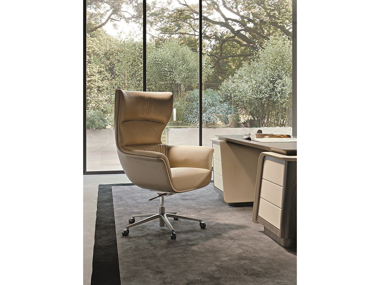 BLUES Highback executive chair By Turri design Giuseppe Viganò