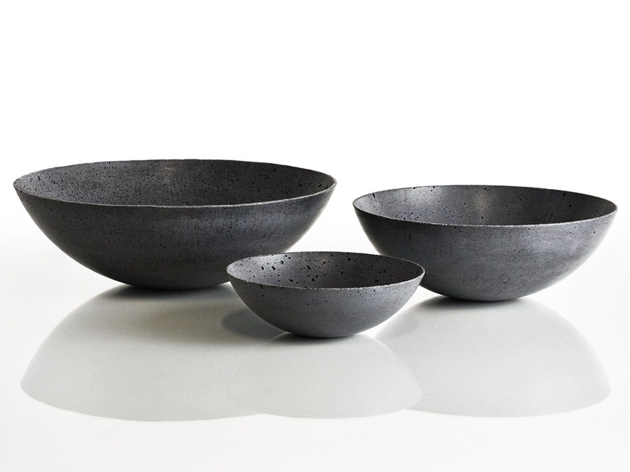 Concrete decorative bowls by GRAVELLI BOWLS By Gravelli