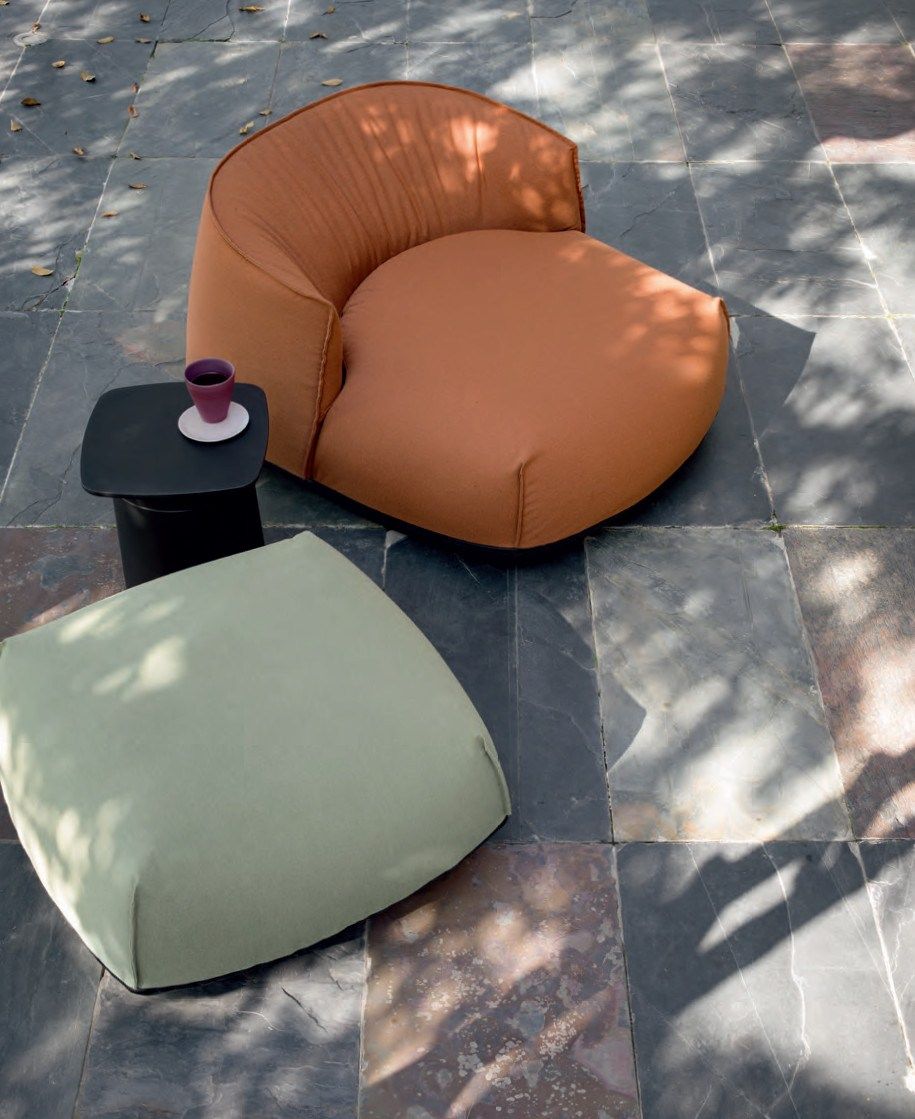 BRIONI OUTDOOR Garden pouf By Kristalia design LucidiPevere