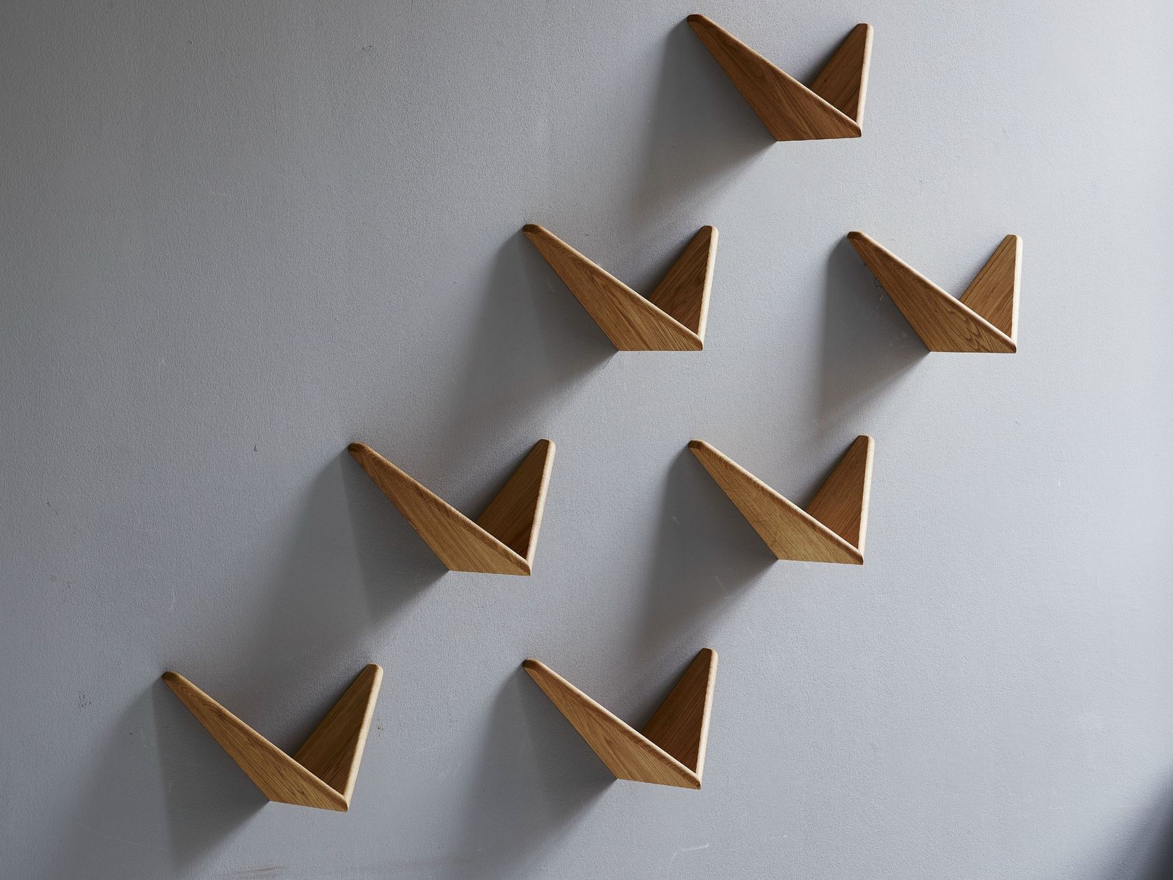 Wooden wall shelf CADOVIUS BUTTERFLY SHELF® By dk3 design Poul Cadovius