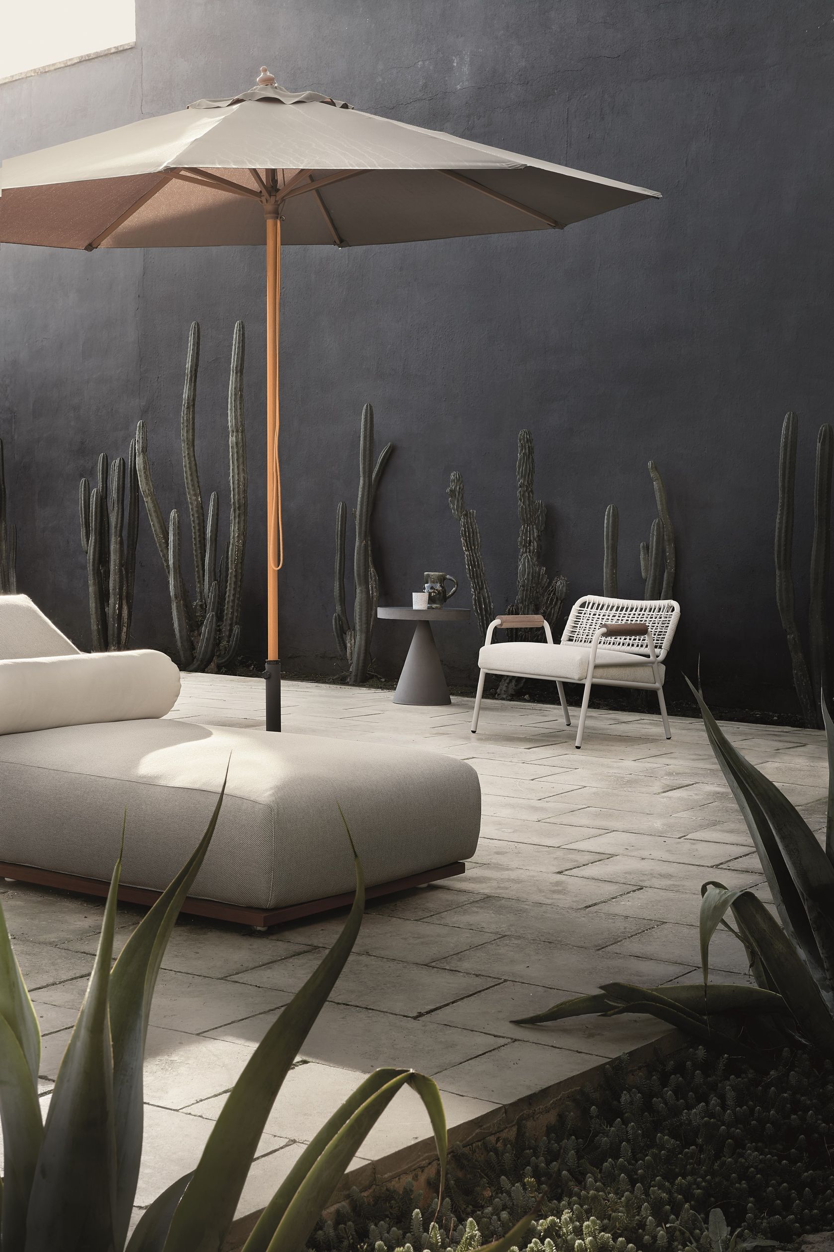 CLAUD OPEN AIR Recliner technical fabric sun lounger By Meridiani