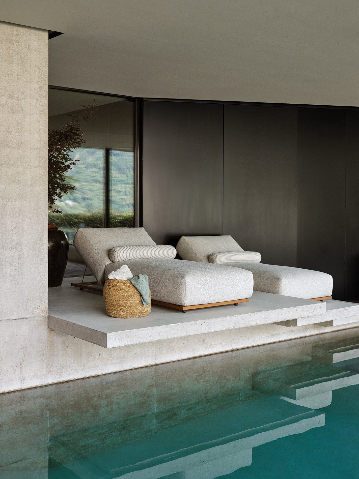 CLAUD OPEN AIR Recliner technical fabric sun lounger By Meridiani