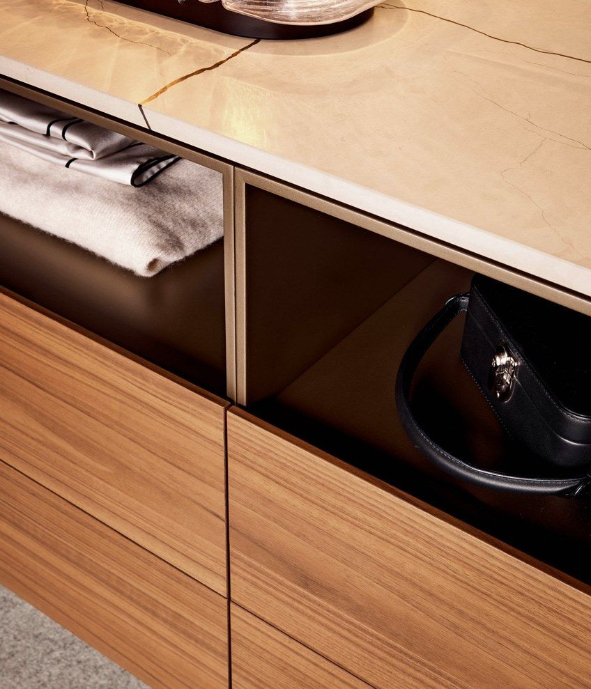 CODE Meuble tv bas en bois avec tiroirs By Poliform