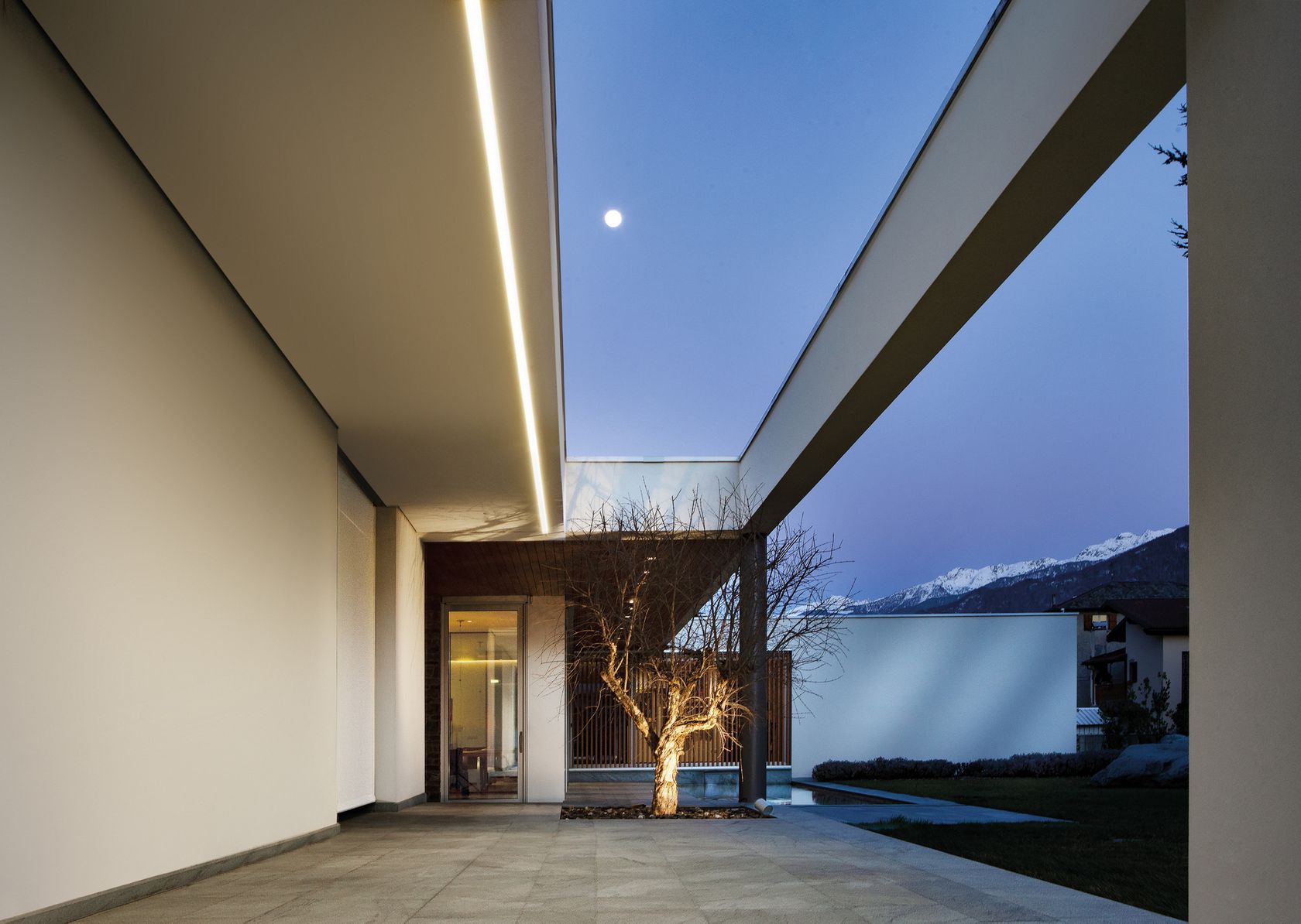 CONTINUOUS ROD COMFORT Linear lighting profile By SIMES