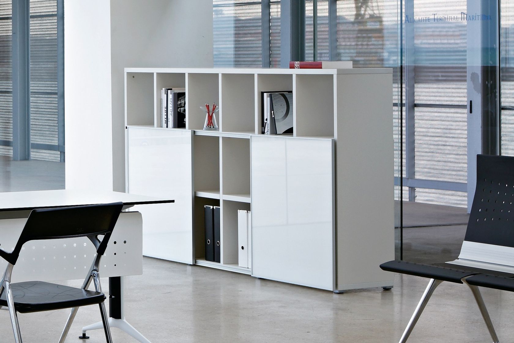 Modular aluminium and wood office shelving CUBIC By ACTIU