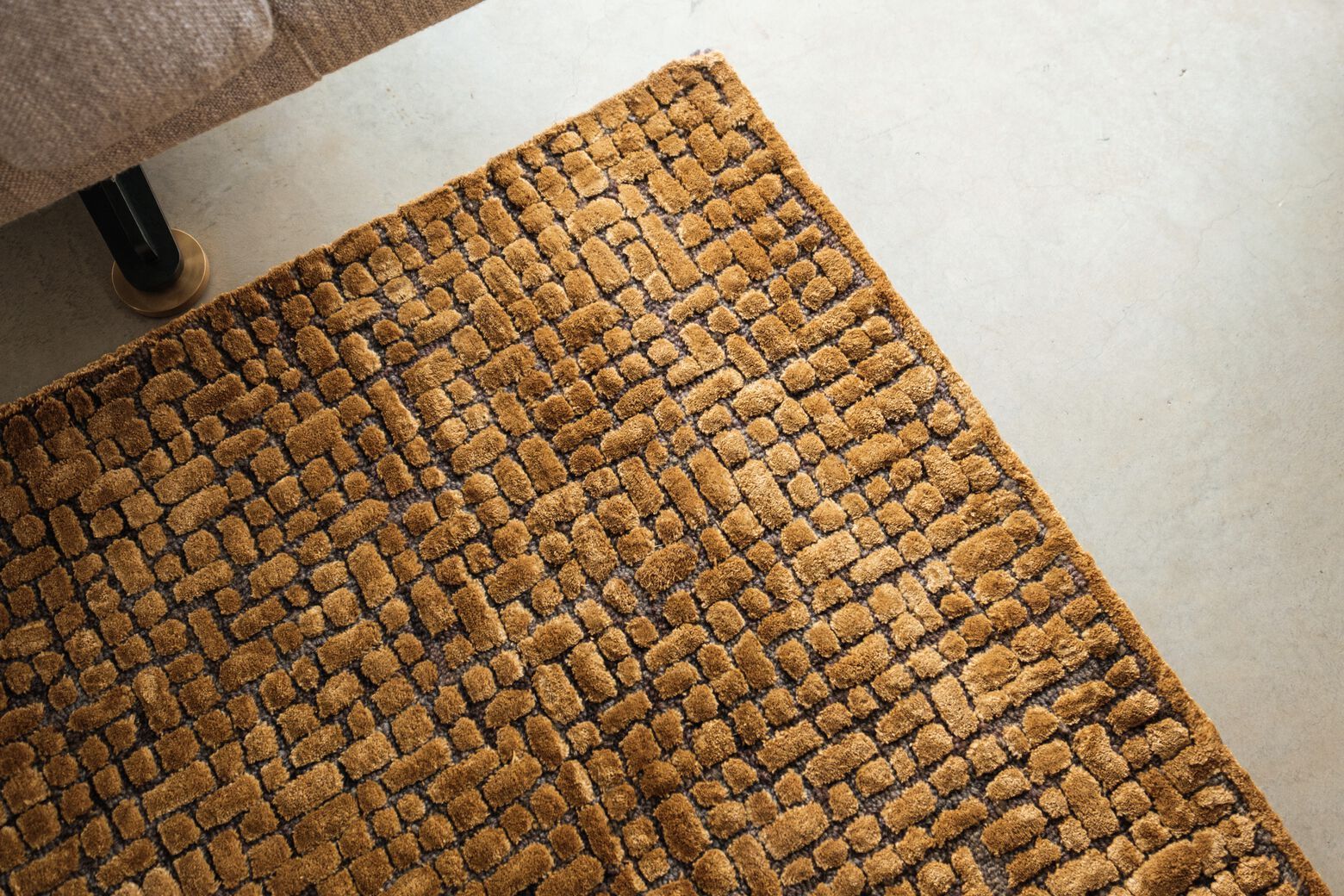 VLAS LINES Solid-color custom rug By Casalis | design Anita Kars