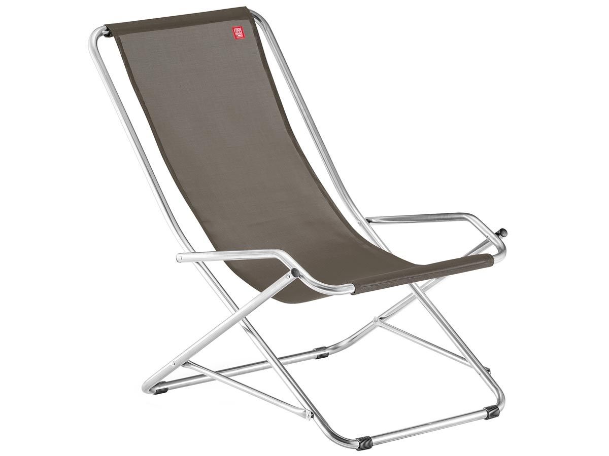Folding deck chair with armrests DONDOLINA By FIAM
