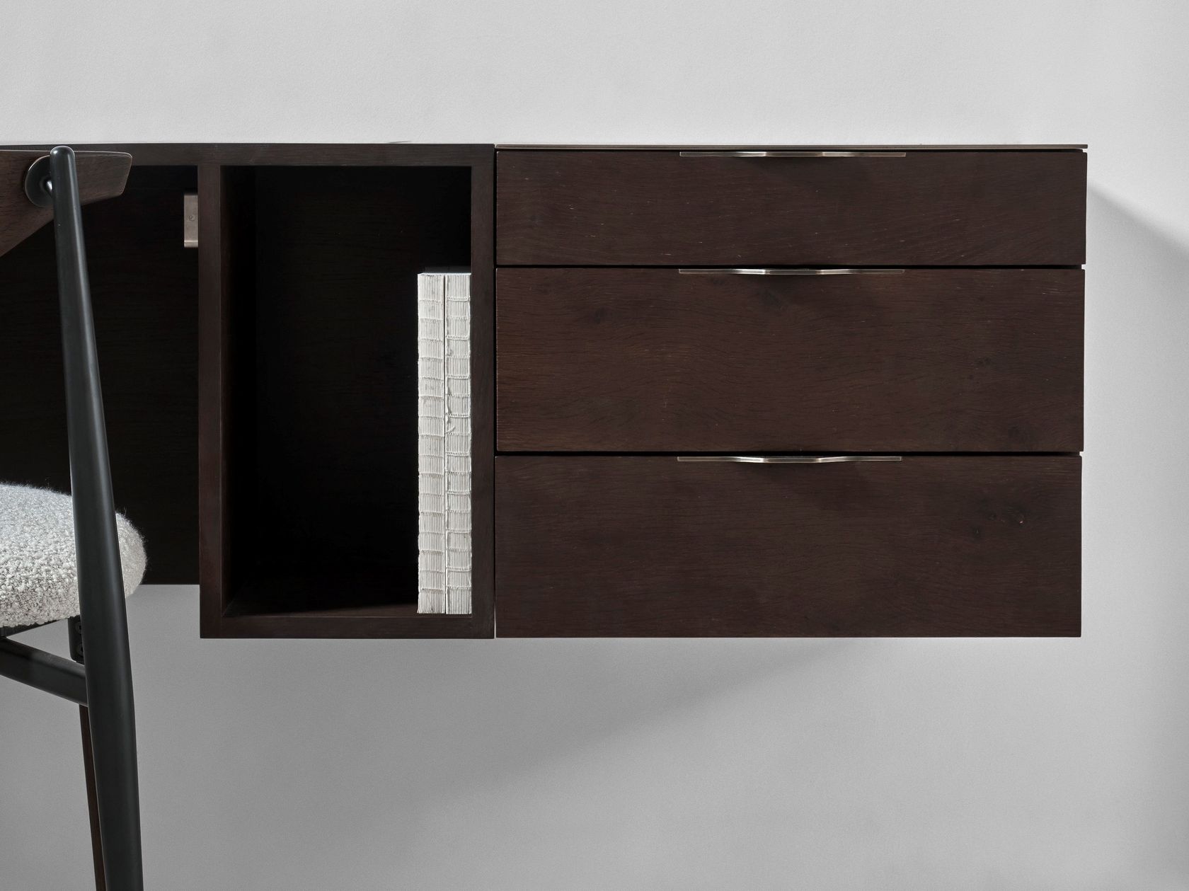 DRIFT Horizontal oak wall with drawers By District Eight