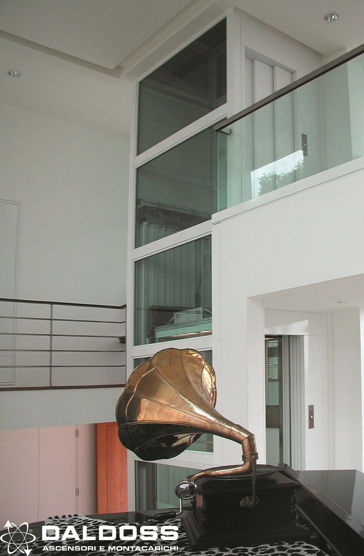 Electric Lifts / Hydraulic Lifts EASYGO By DALDOSS ELEVETRONIC