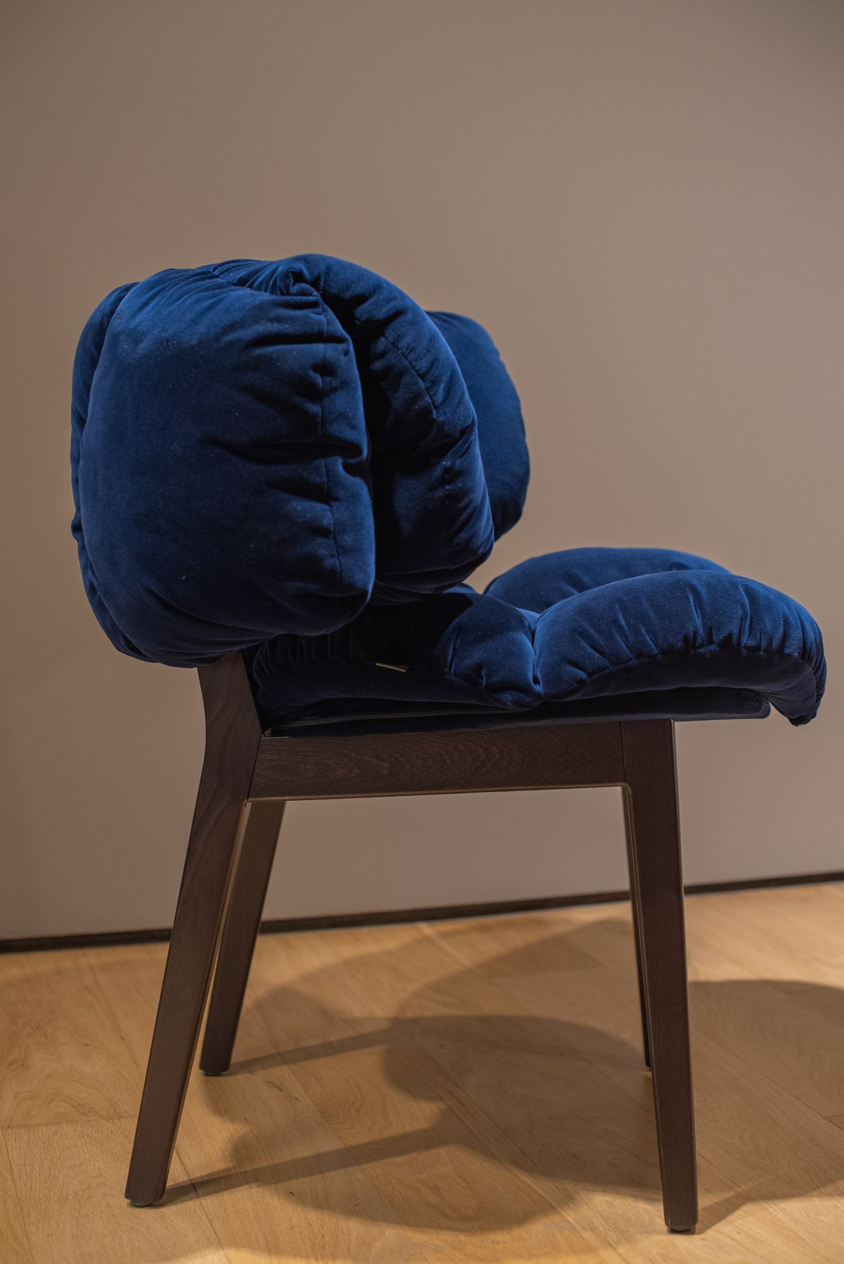 EDRA BLUE VELVET Upholstered chair with armrests By In Stock design