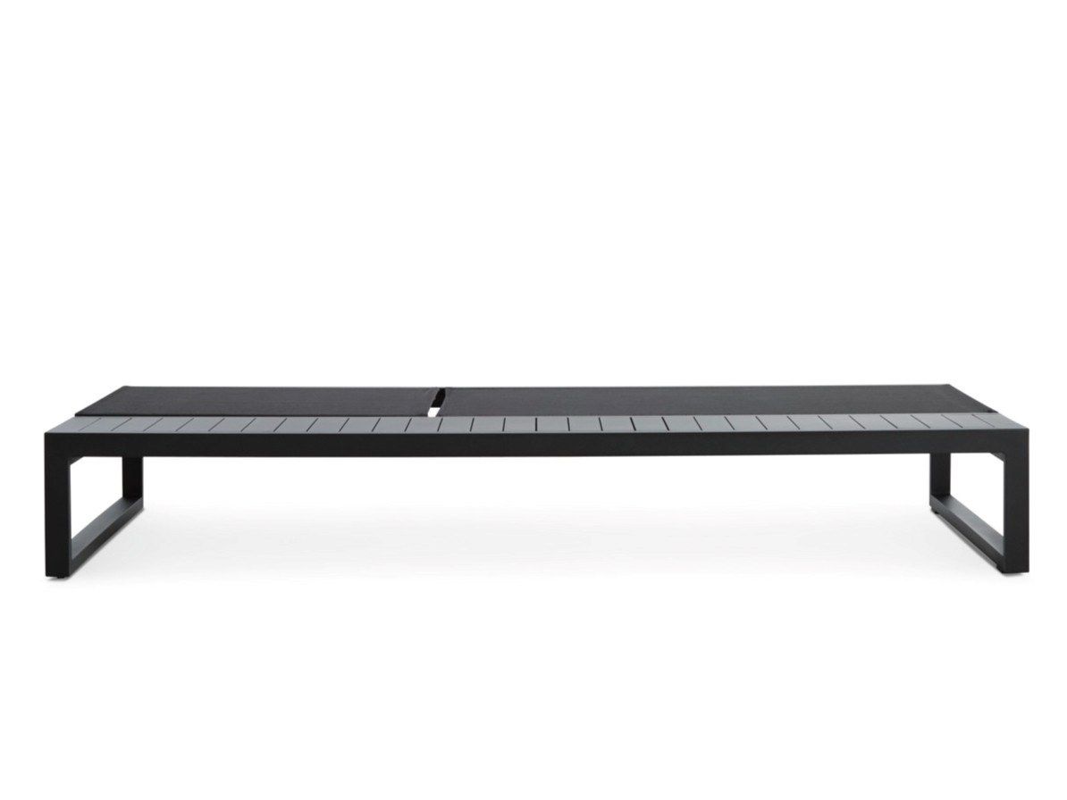 EOS Recliner powder coated aluminium sun lounger By Case design