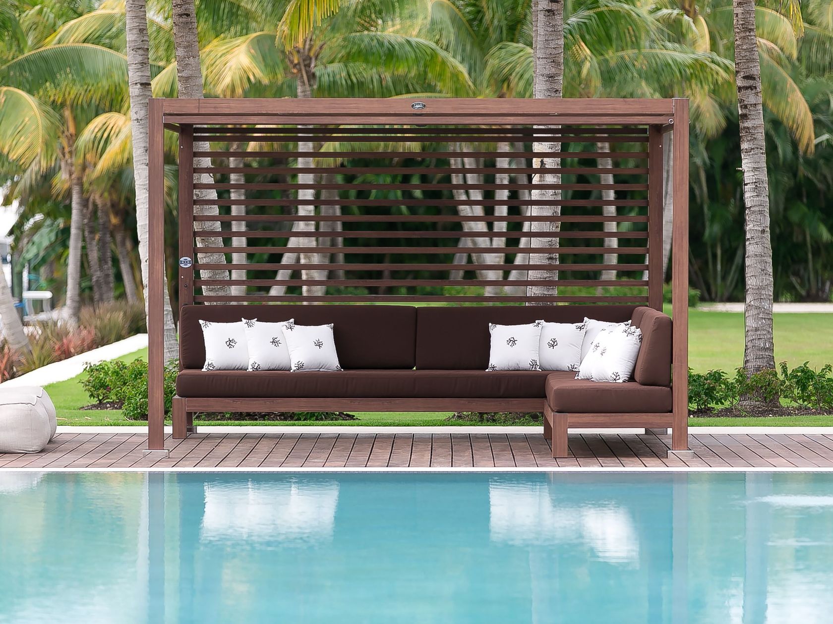 EQUINOX By Tuuci design Dougan Clarke