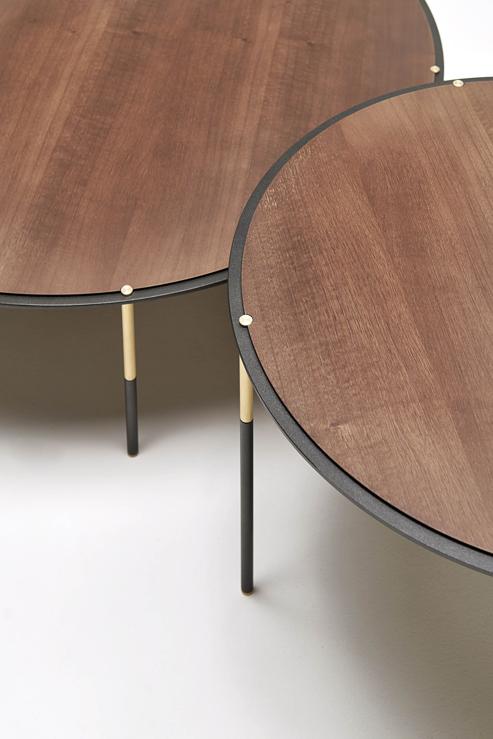 ERA TABLE Round HPL coffee table By Living Divani | design David Lopez ...