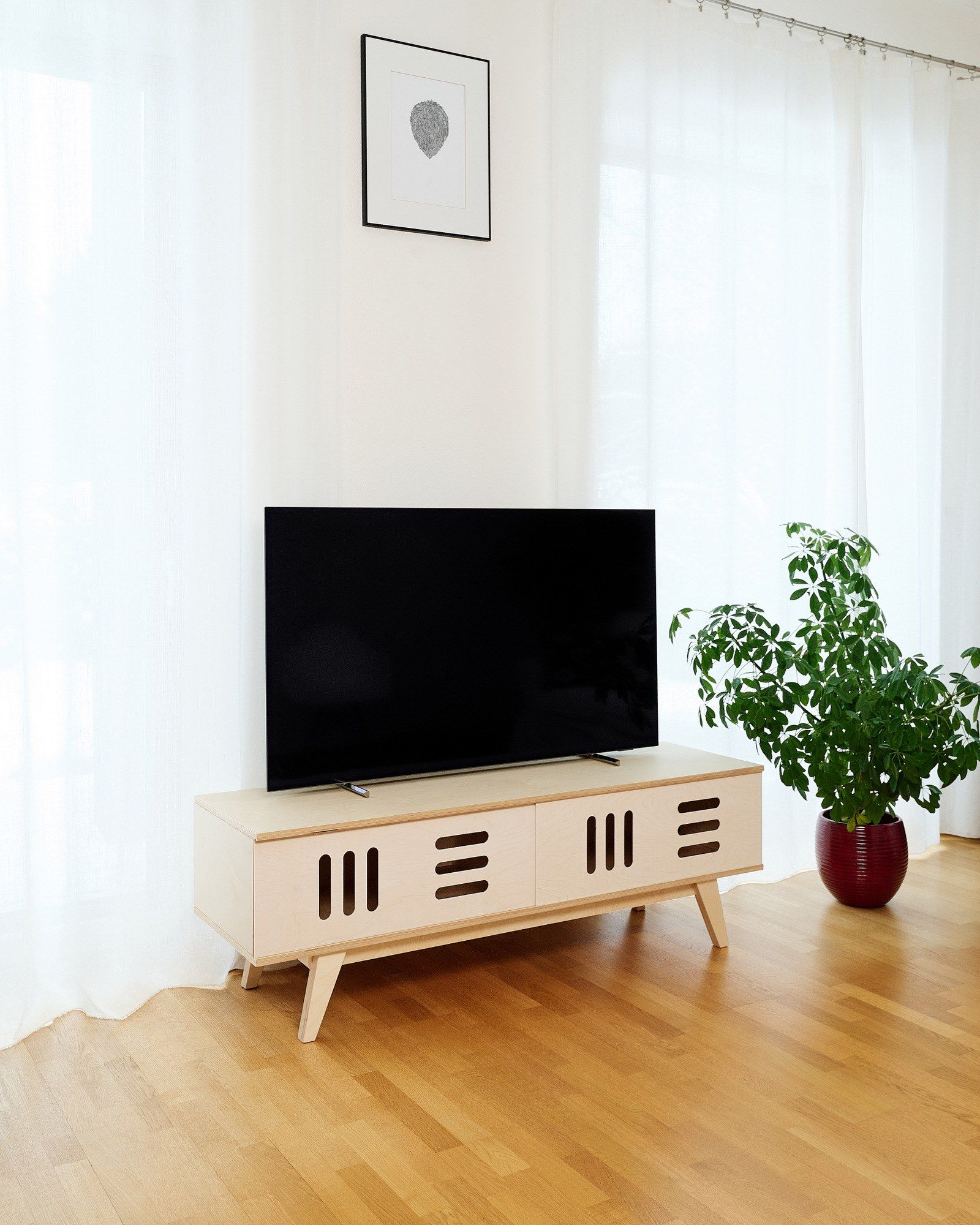 HUH Plywood TV By Radis design Raul Abner