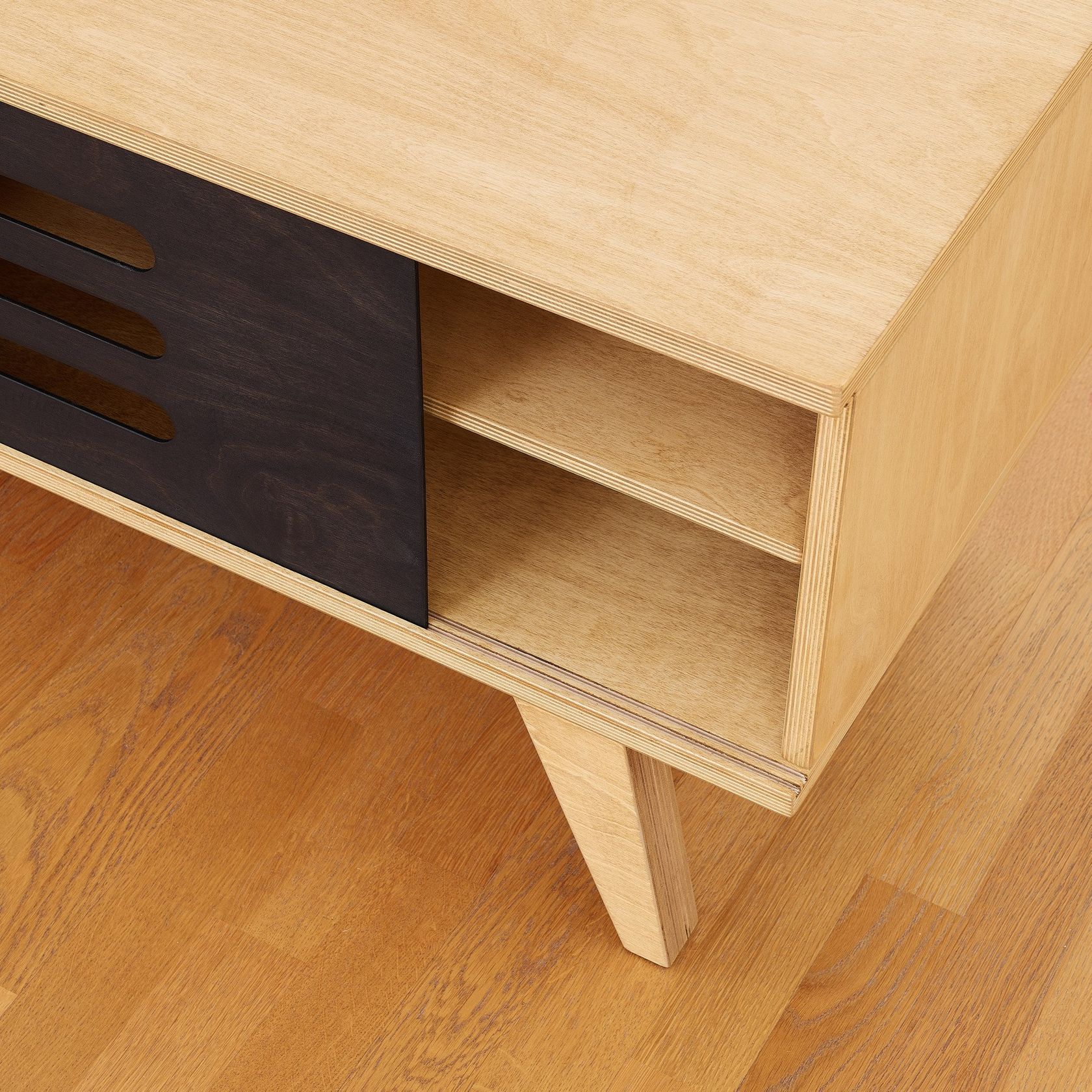 HUH Plywood TV By Radis design Raul Abner